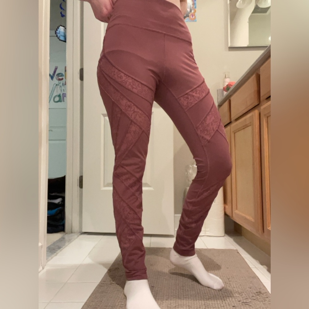 Women’s Sport athletic leggings lululemon 8